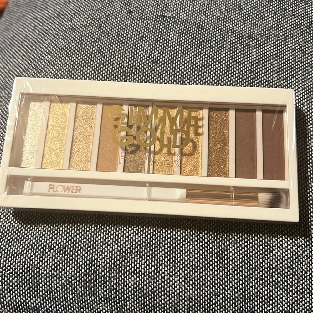 NWT Flower Gimme Gold Eyeshadow Palette